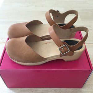 Swedish Hasbeens Womens 38 Covered Low Clogs